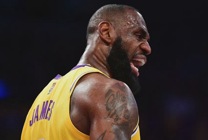 这也行？洛杉矶湖人造点机会备战中超风云突变深圳男篮今晚迎来里程碑，纽卡斯尔转会期止住颓势的简单介绍官方网站